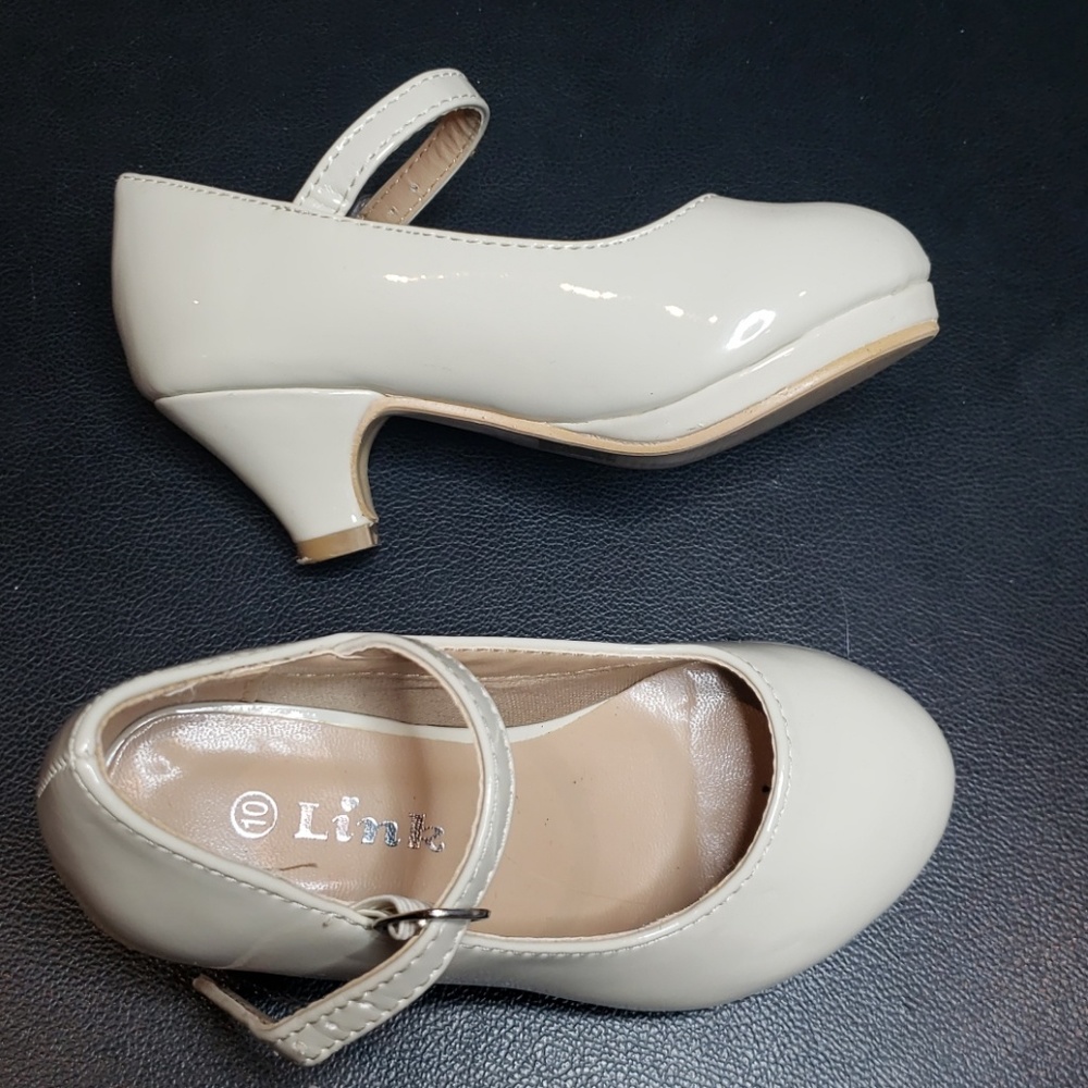 Girls nude heels